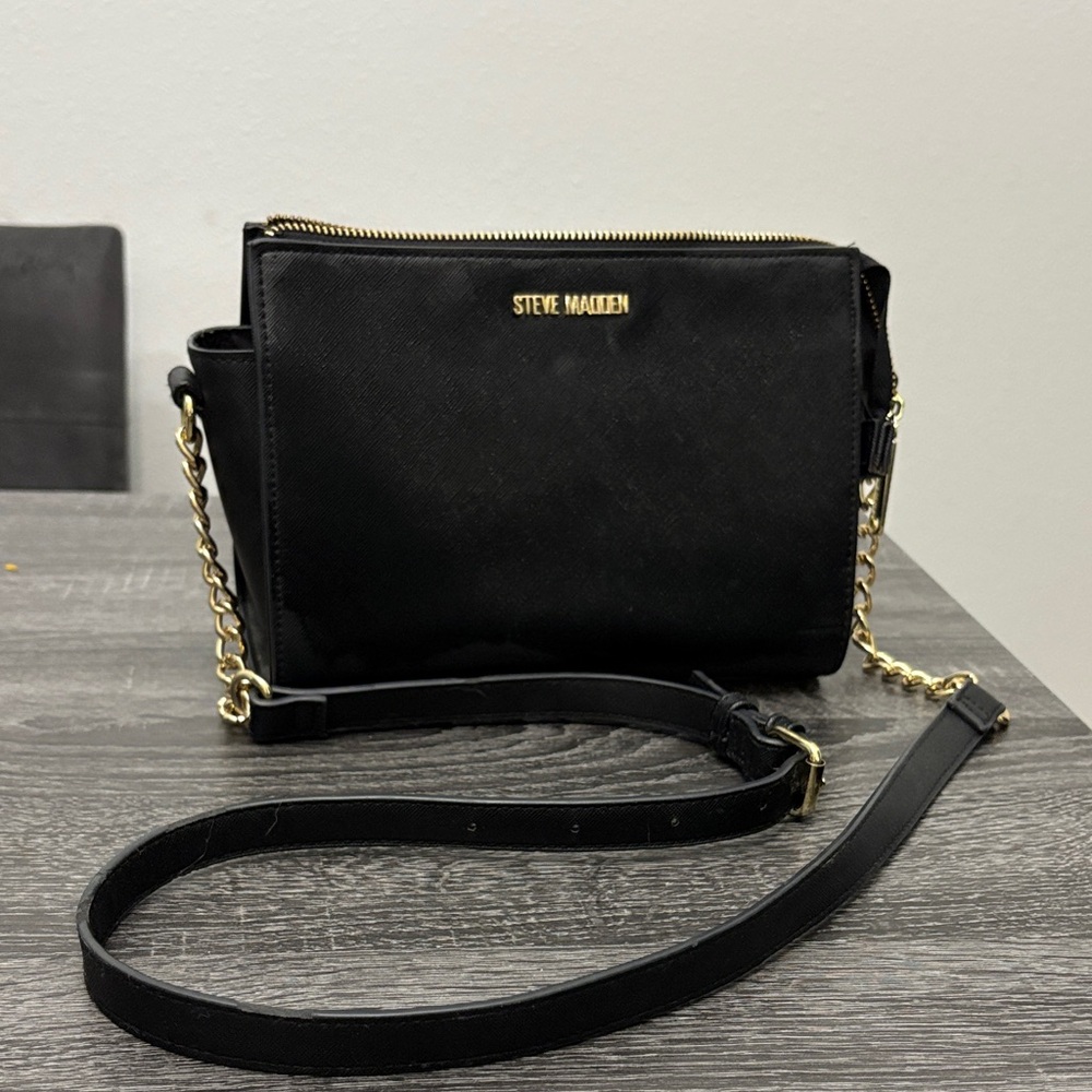 Steve Madden Elegant Black Crossbody Bag with Gold Accents